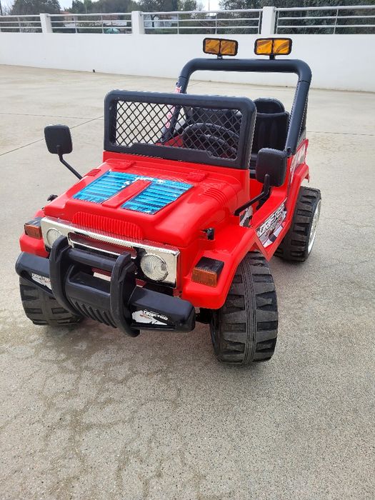 Carrinho eléctrico  de criança