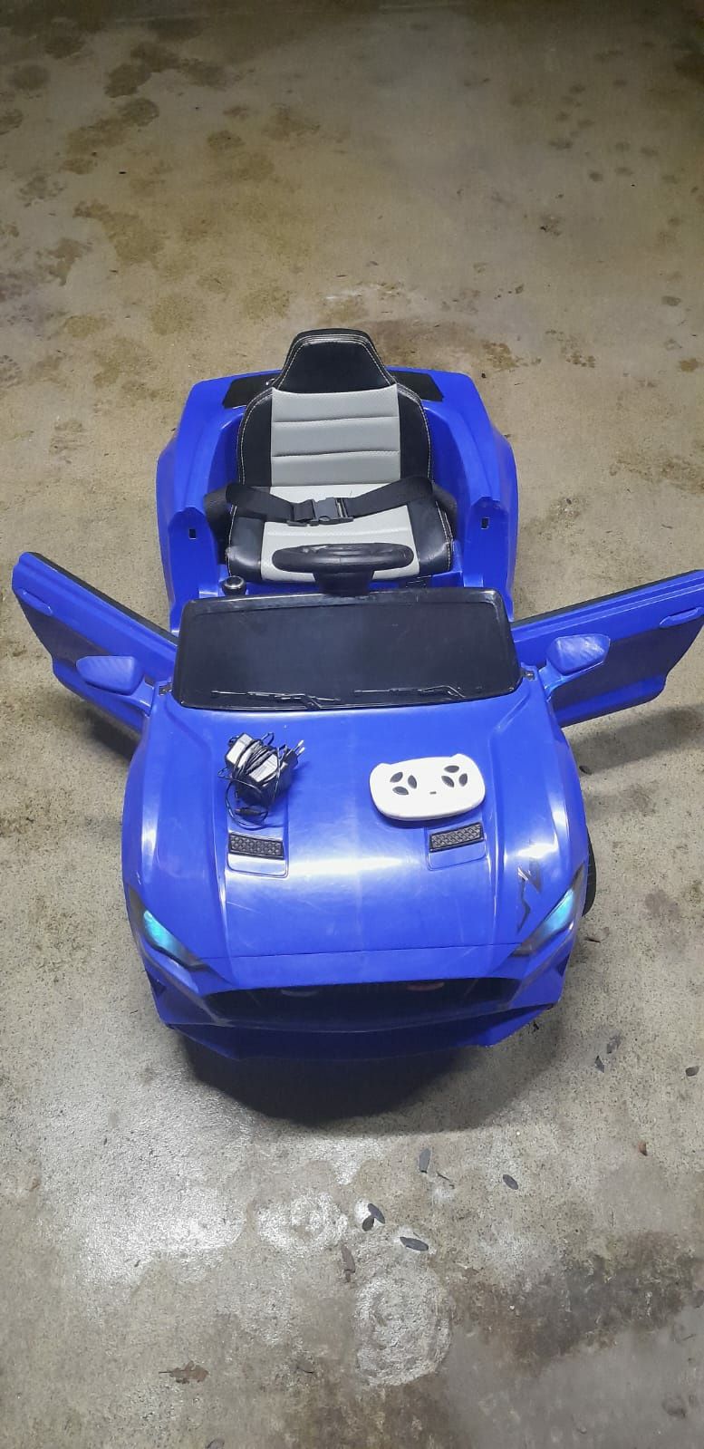 Auto samochód na akumulator
