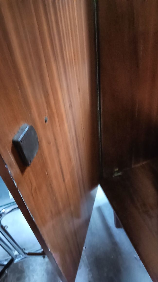 Guarda roupa pequeno duas portas