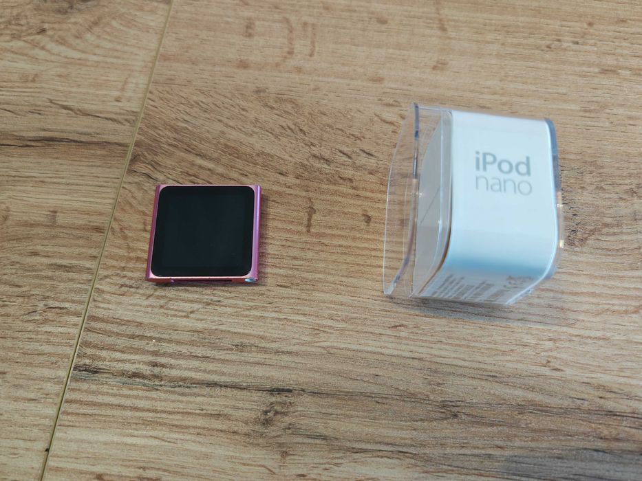 iPod Nano 6. generacji 16 GB + JBL On Stage Micro II