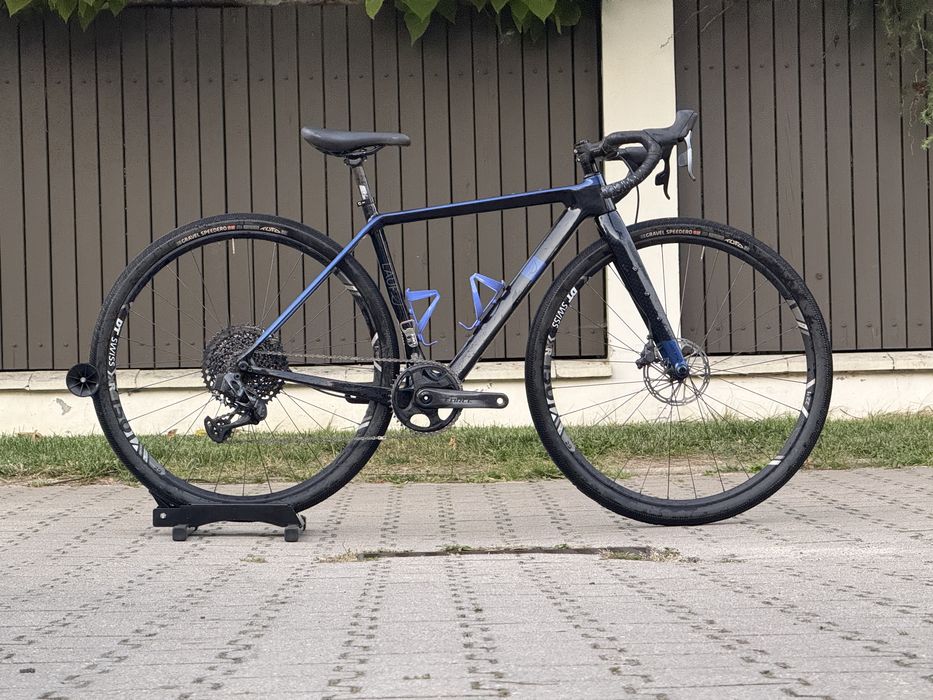 Rower gravel Lauf Anywhere z Islandii Sram AXS carbon