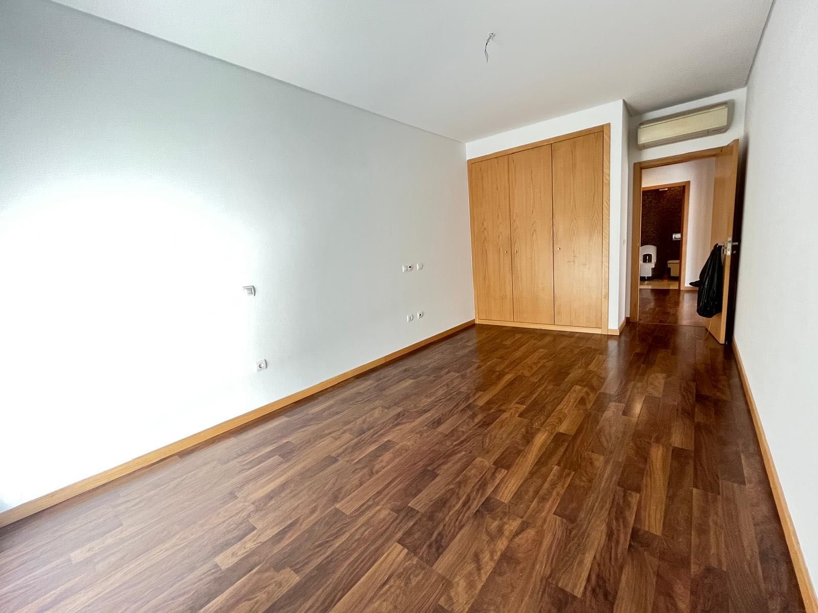 T1 Luminoso (Telheiras) com 100m2