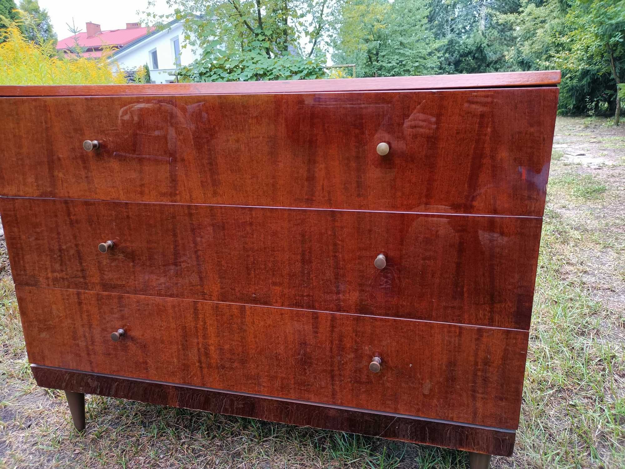Komoda z szufladami PRL zadbana czysta z 1973 r transport mebli gratis