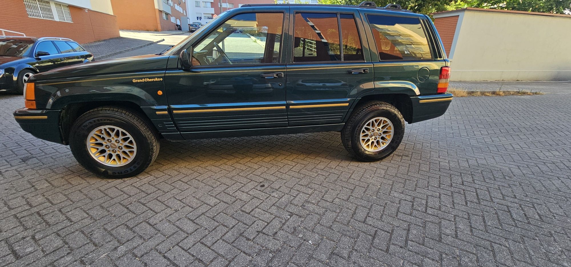 Jeep grand cherokee 4.0 oficial 93 impecável
