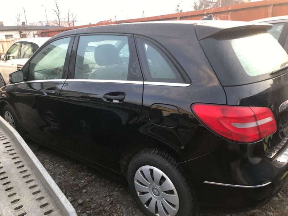 Mercedes B klasa W246 szyba szybka trójkątna w błotnik oryginalna