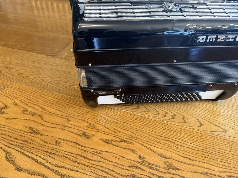 Akordeon hohner Favorit IV P 96 bas