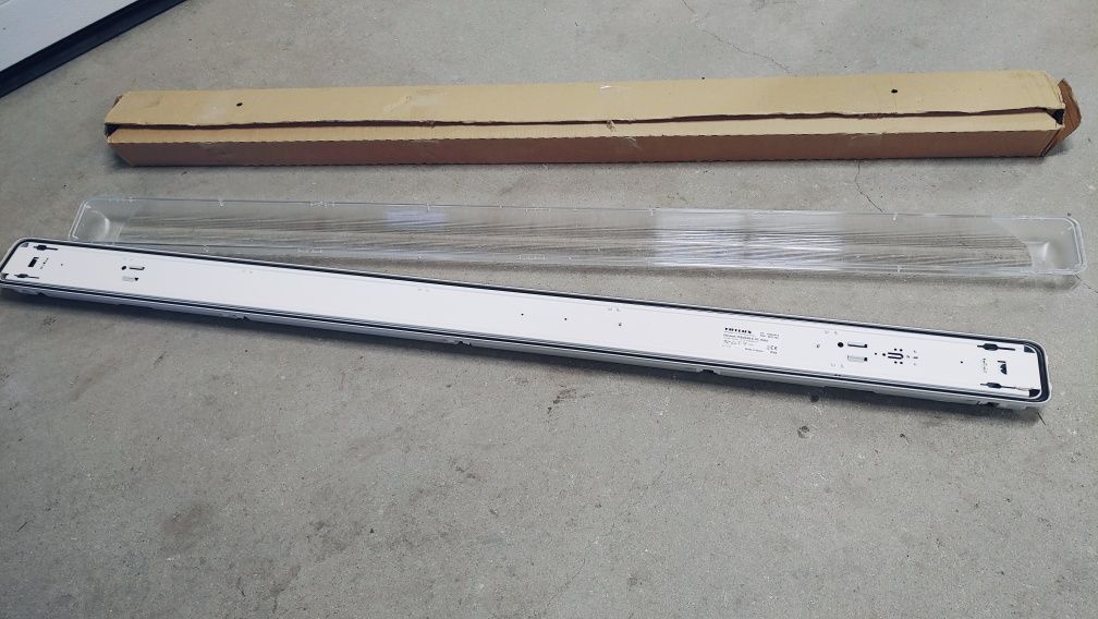 Lampa hermetyczna TRILUX garażowa nowa świetlówka graits