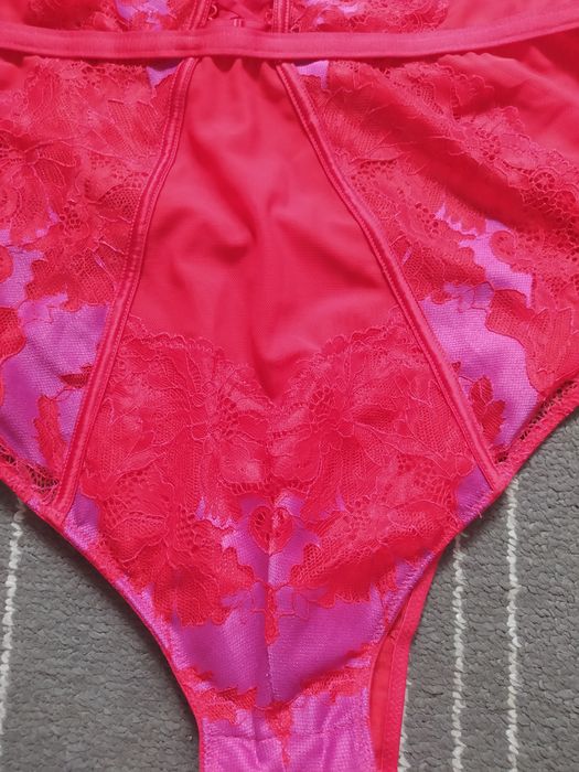 Body koronkowe czerwone sexy na ramiączkach nowe George