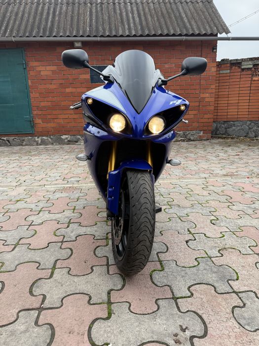Yamaha R1 crossplane розмитнена