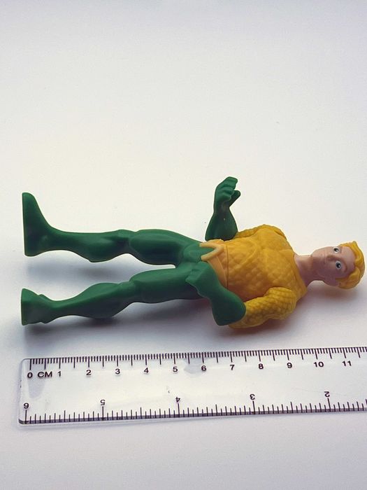 Aquaman Figura de Coleção Kinder Maxi DC Justice League (2023)