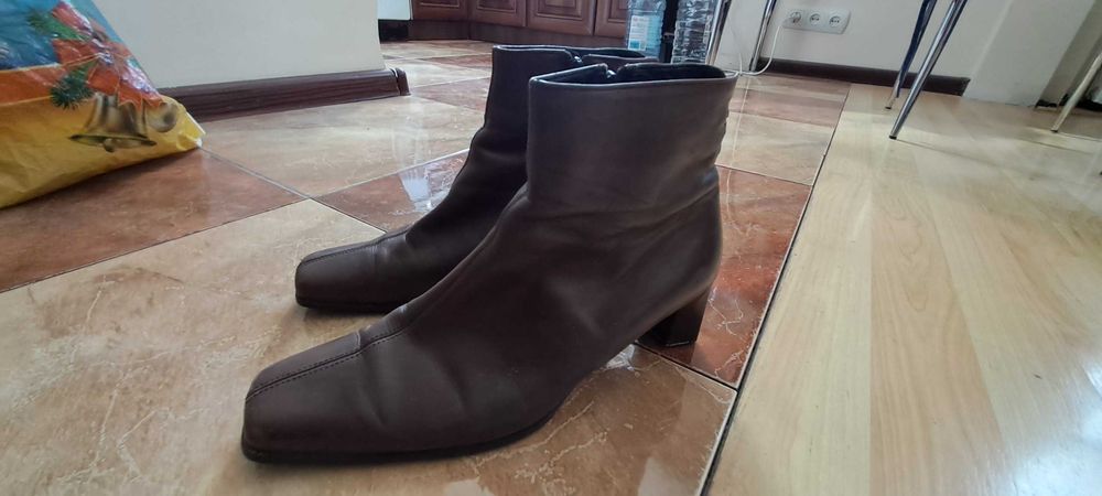 Шкіряні Жіночі демісезонні чобітки Gabor р.39