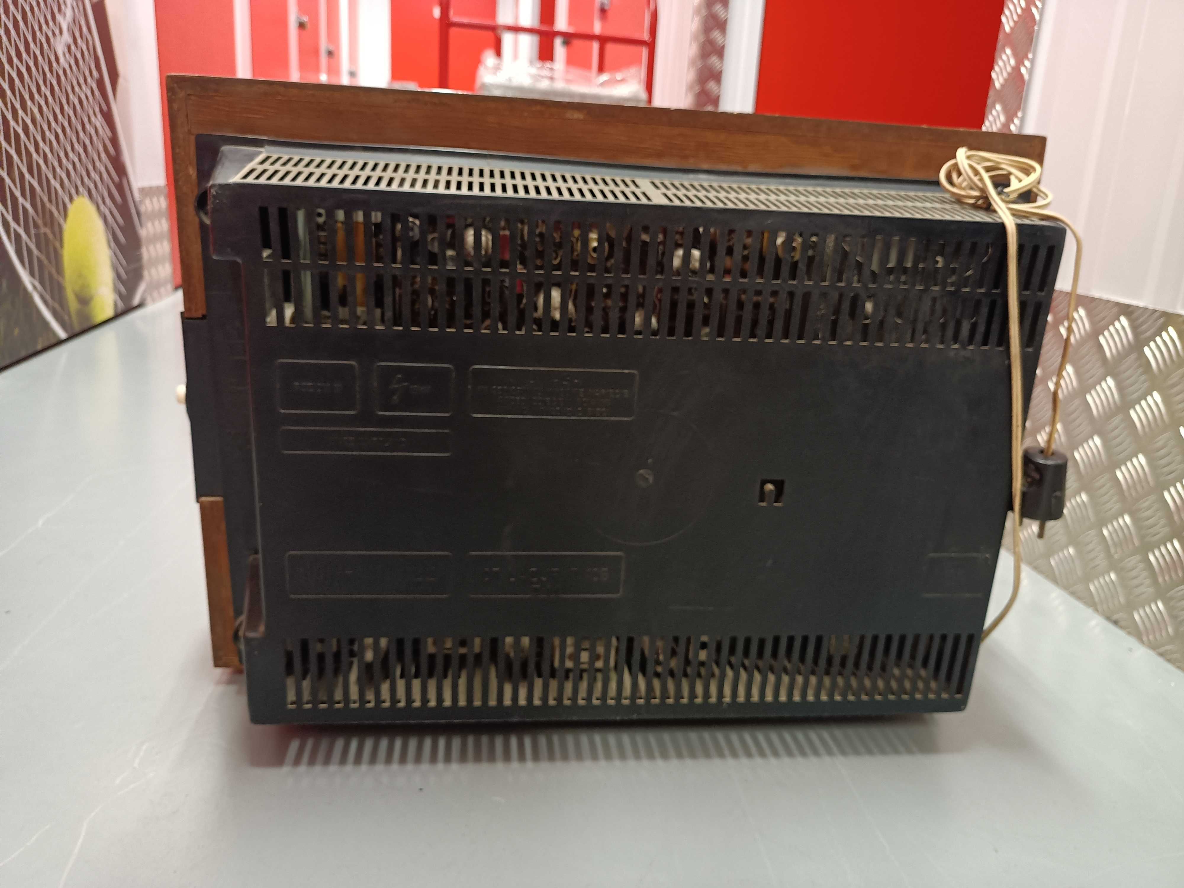 Telewizor UNITRA lazuryt 105