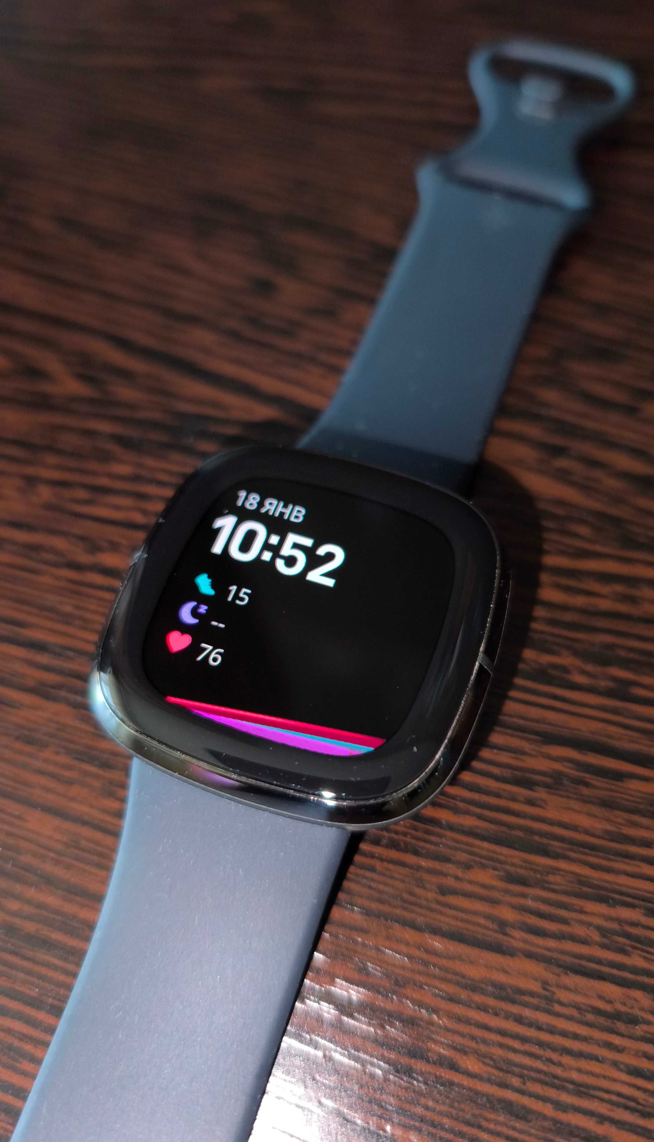 Фітнес годинник Fitbit Versa 3 Black