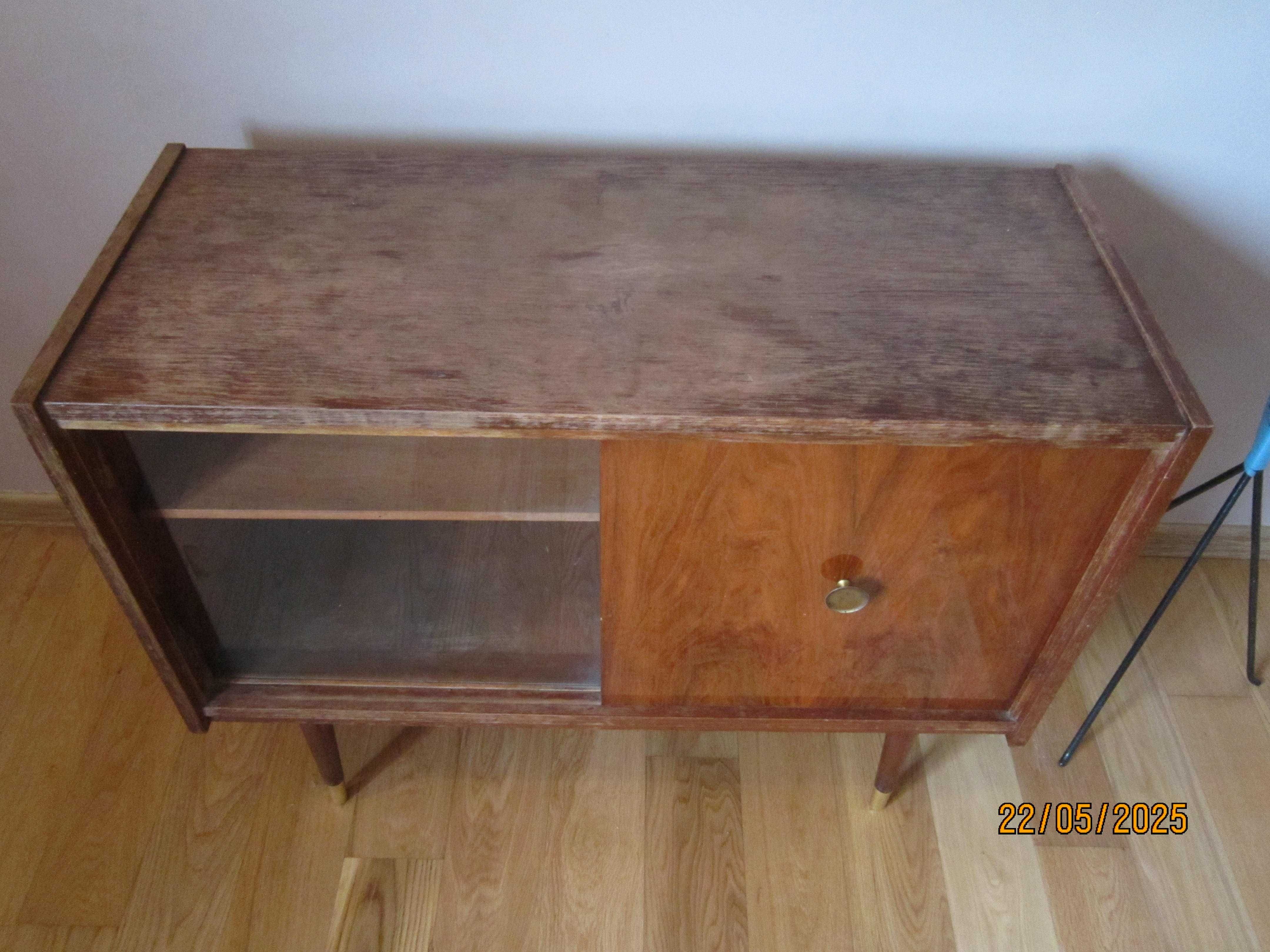 komoda DDR  model 575