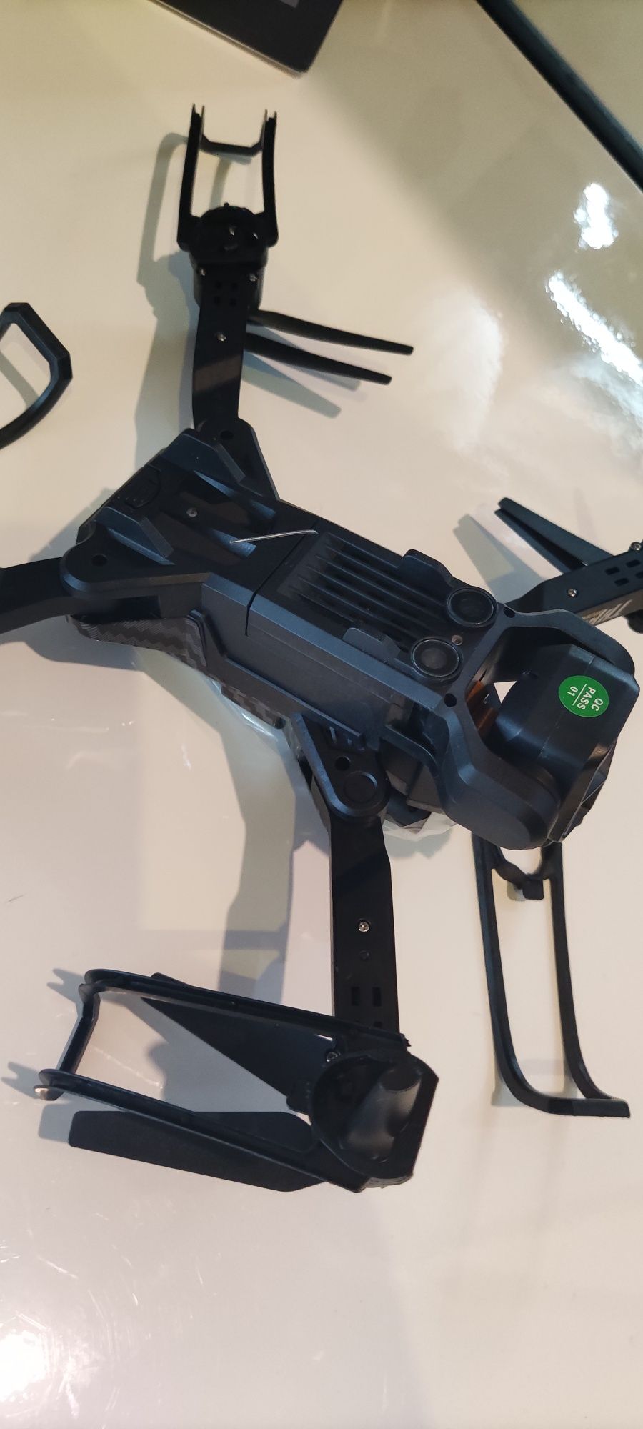 Nowy DRON wraz z walizką PCV XxL THpee P11 Carbon