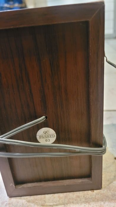 Małe drewniane kolumny