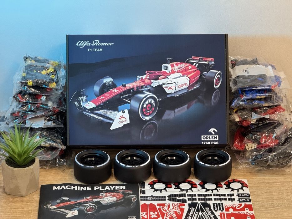 ‼️У КОРОБЦІ‼️Конструктор Alfa Romeo F1 / 1767 деталей / Technic / 1:8
