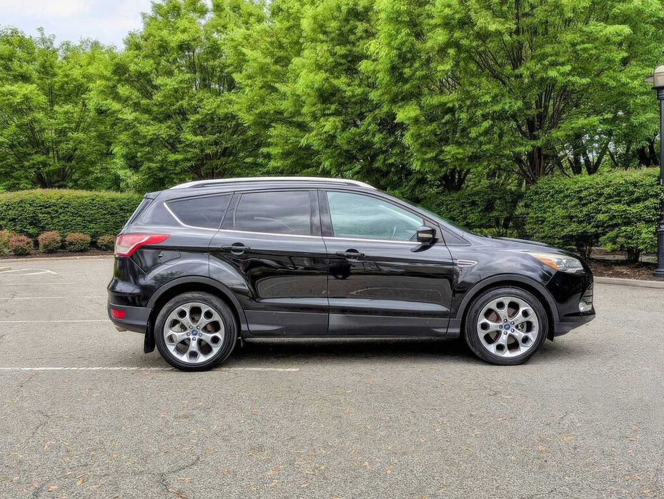 Ford Escape Titanium      2014