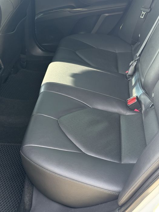 Toyota Camry 2021 elegance офіційна ціла на гарантії