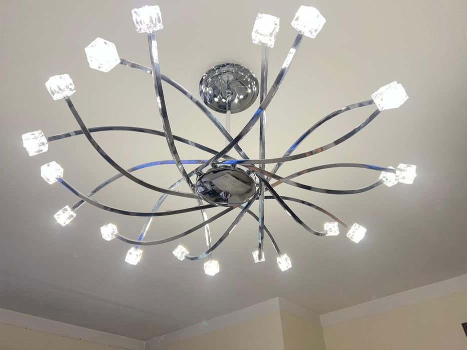 Canddeiro novo, moderno