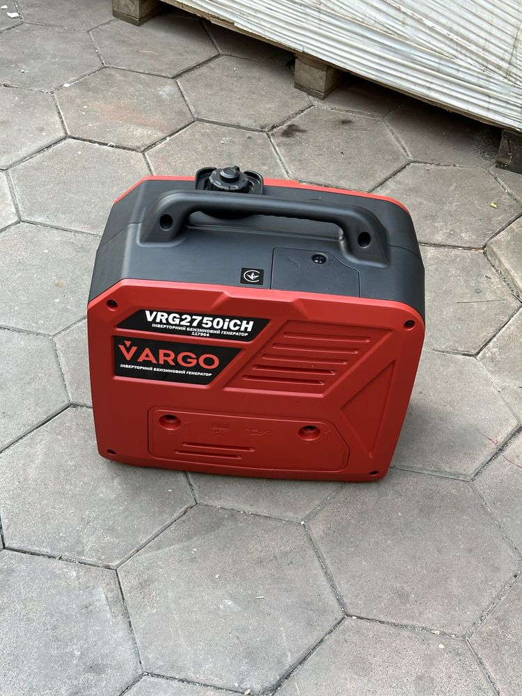 Продам генератор Vargo. Как новый. Поработал всего до 15 часов