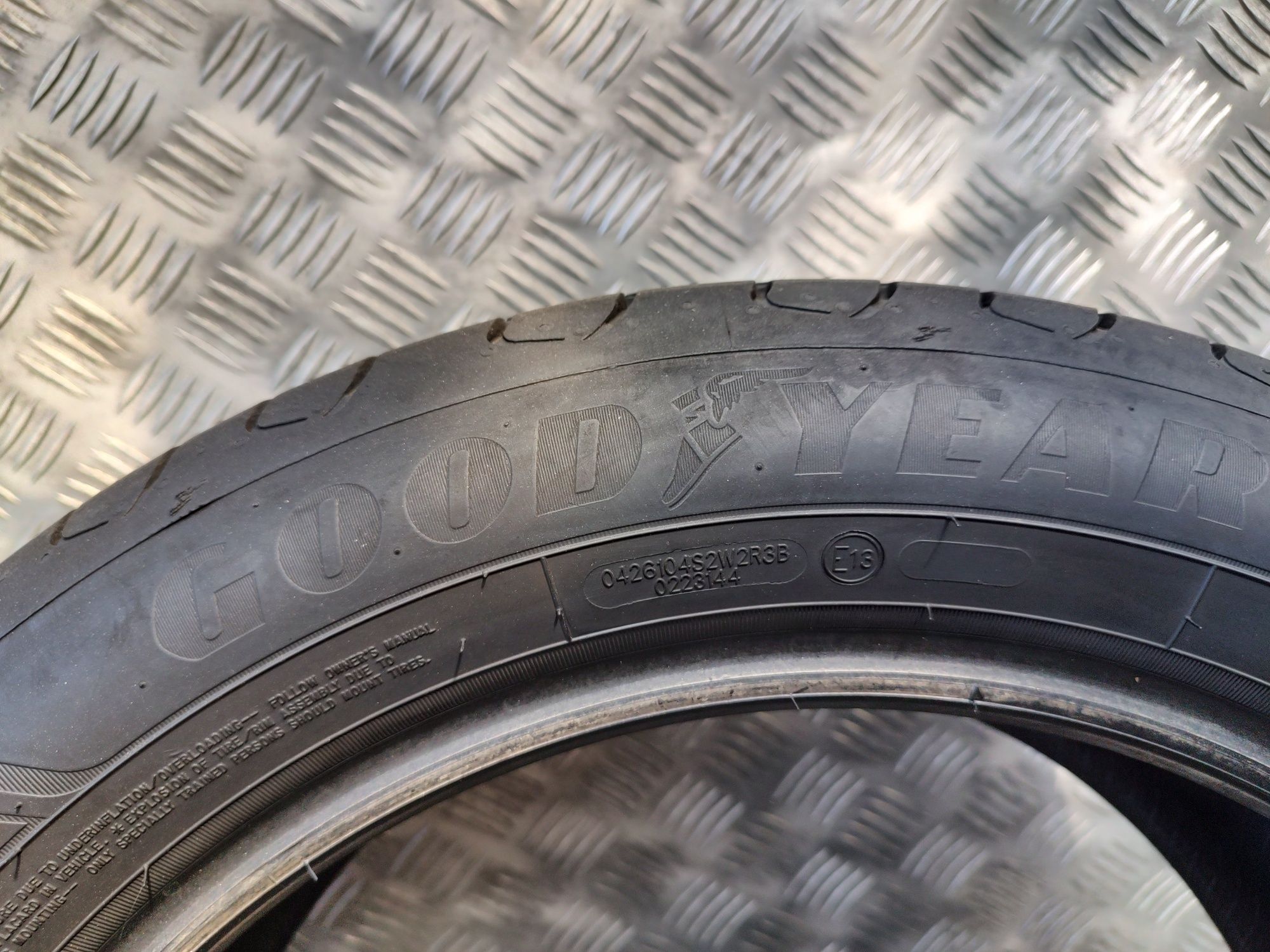 215/55/17 Goodyear Efficient Grip Performance 2 2024r