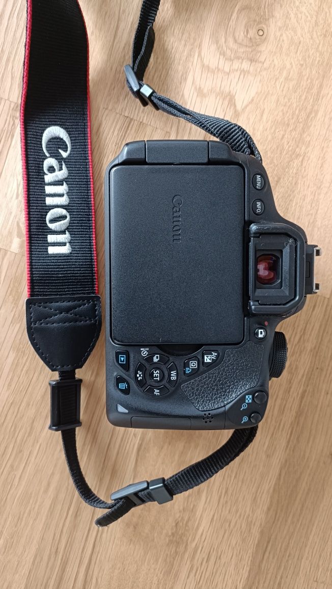 Canon 700D como nova!