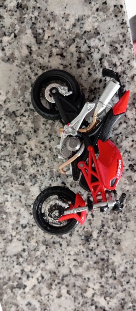 Mota coleção ducati