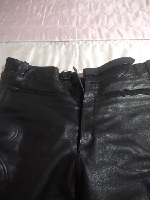 Calças de pele motard