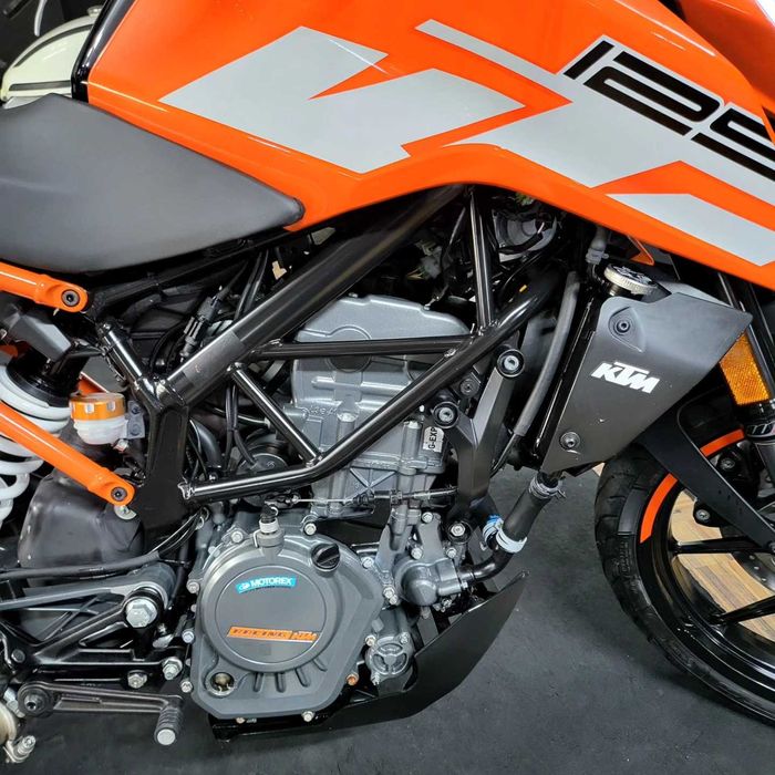 KTM Duke 125 edição M.Oliveira #88 2020