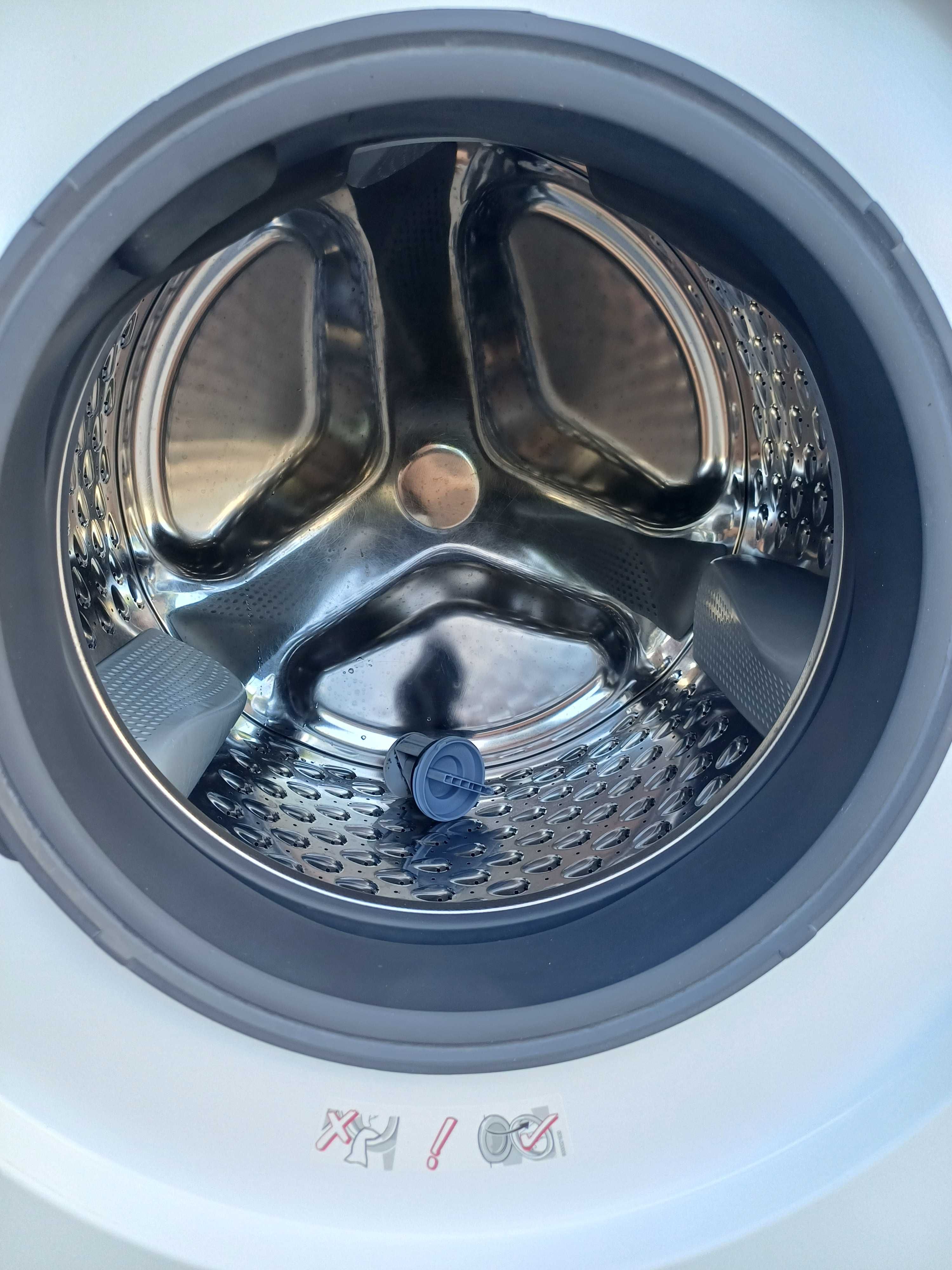 Пральна машина Bosch HomeProfessional WAY32842 система дозування i-Dos
