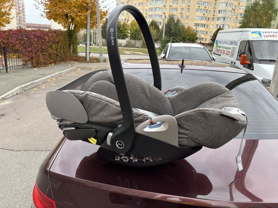 Автокрісло та база isofix cybex cloud z i-size +