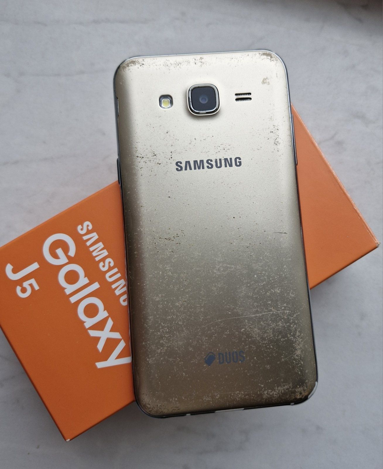 Смартфон телефон Samsung galaxy J5 (SM-J500 2017г)