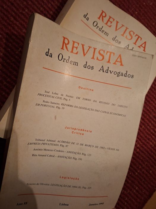 Livros de Direito. Revistas de Direito.