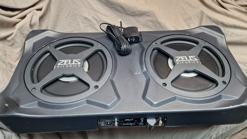 Hifonics Zeus ZRX220A subwoofer aktywny 2x20cm