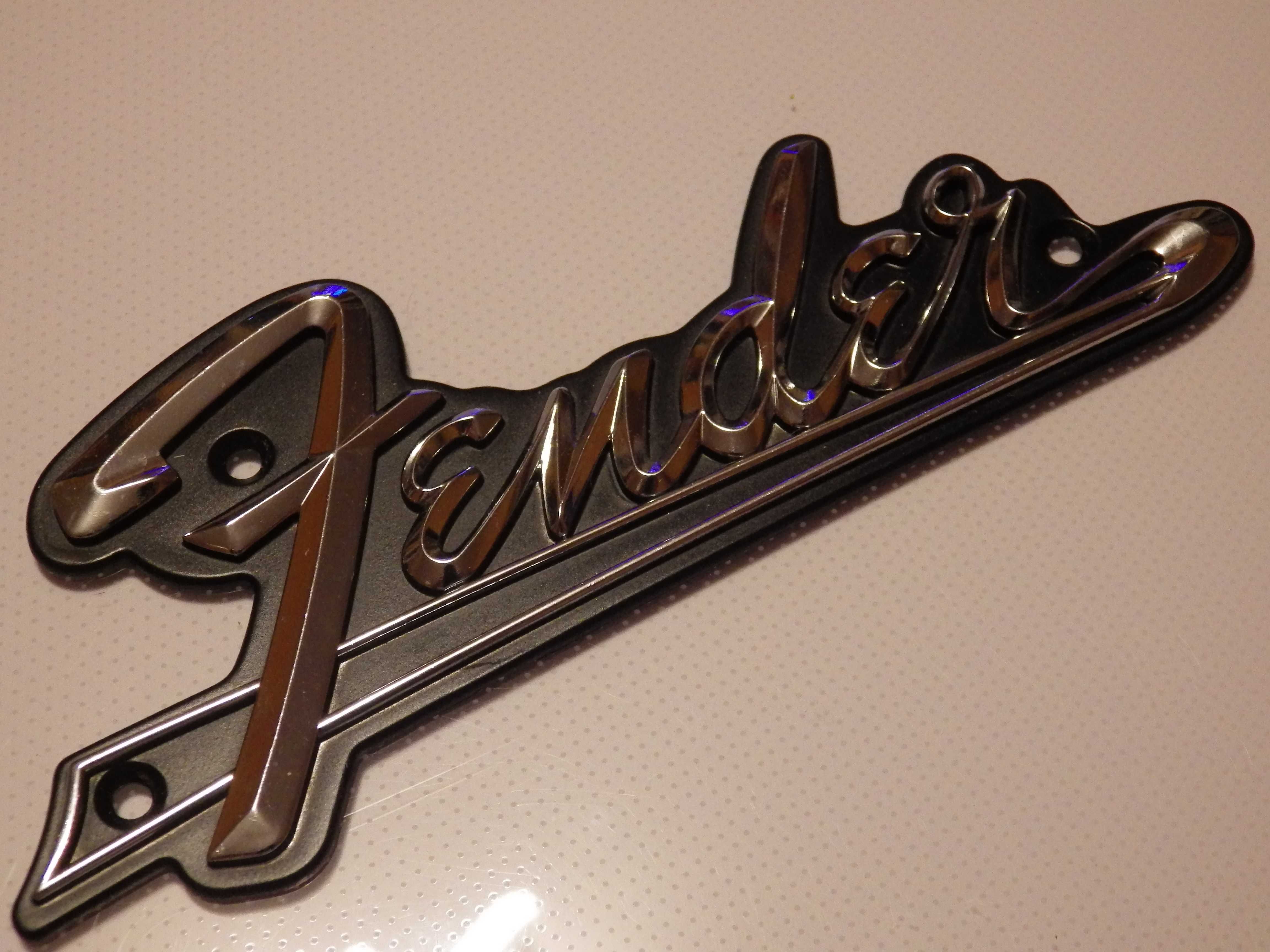 Fender Logo do Przykręcenia Zestaw Dwie Sztuki Metal Plastik