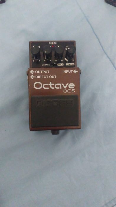 Boss octaver OC5 - pedal de guitarra