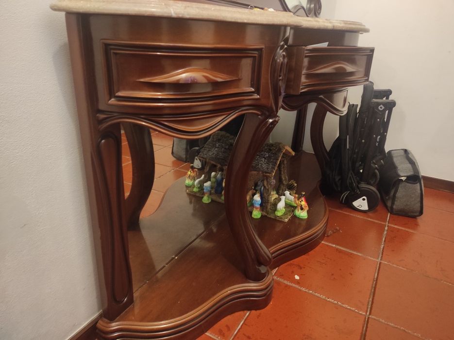 Móvel corredor com espelho