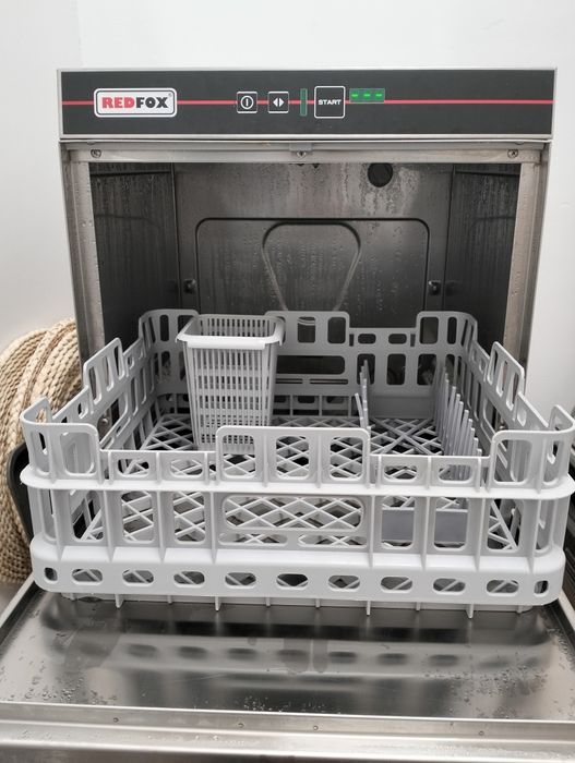 Zmywarko- wyparzarka gastronomiczna