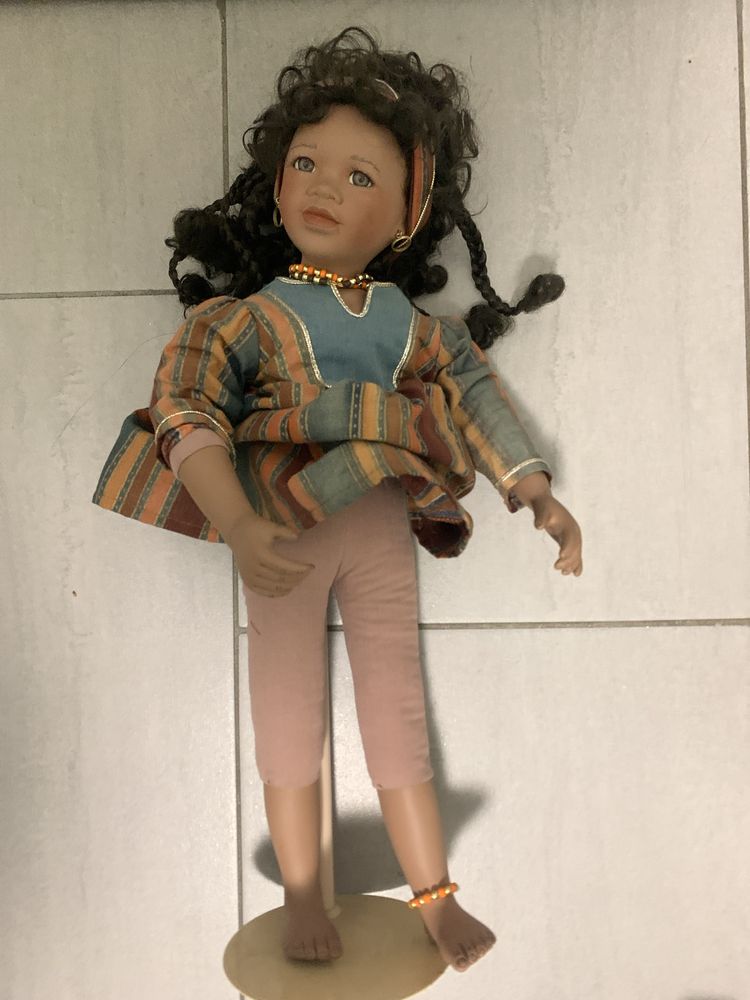 Кукла фарфор коллекционная