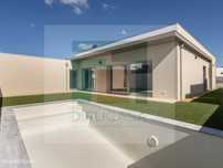 Moradia T4 com 2 Suítes, Piscina e Garagem - Pronta a Habitar