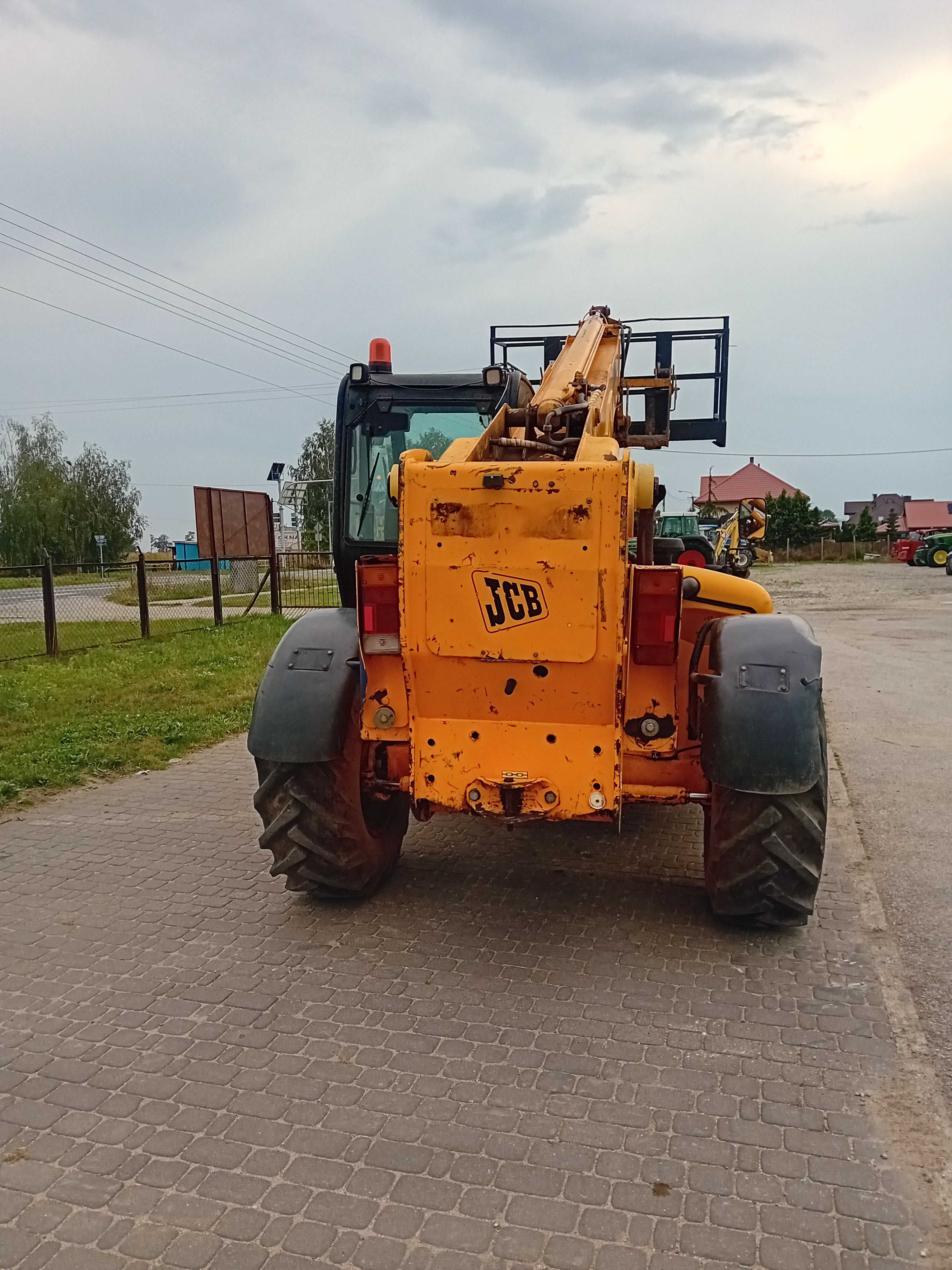 Ładowarka teleskopowa Jcb 532-120 stan bdb oryginał nowe opony 12 metr