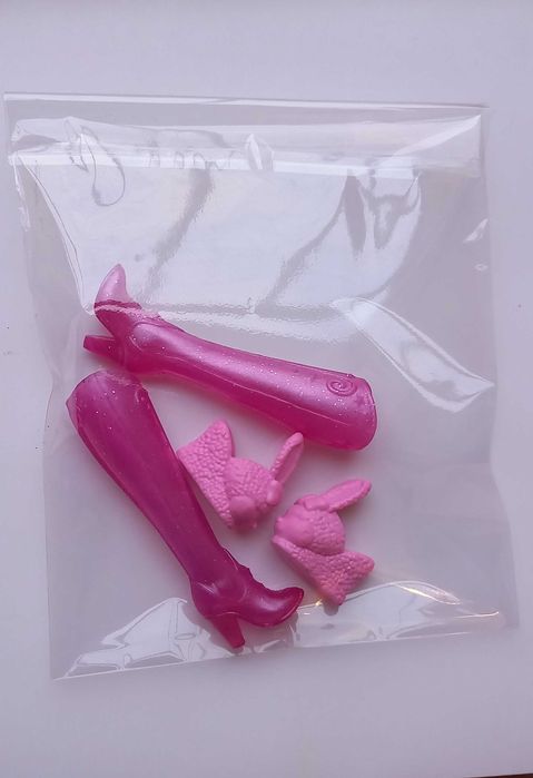 Zestaw kolekcjonerskich bucików retro dla lalki Barbie