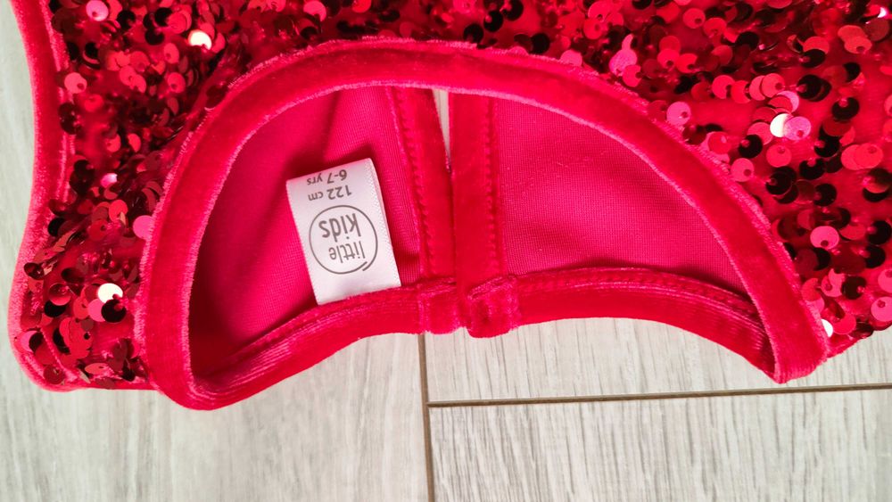 sukienka czerwona cekiny 116 122 mikołajki świąteczna elegancka wesele