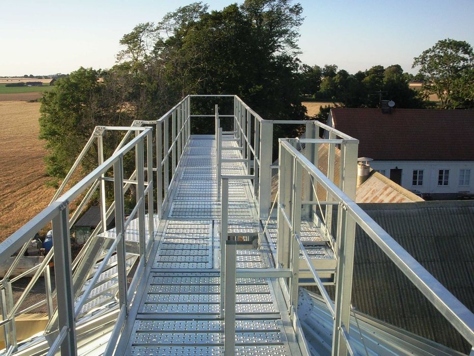 Montaż i demontaż silosów zbożowych.