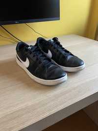 Nike Court Royale 2