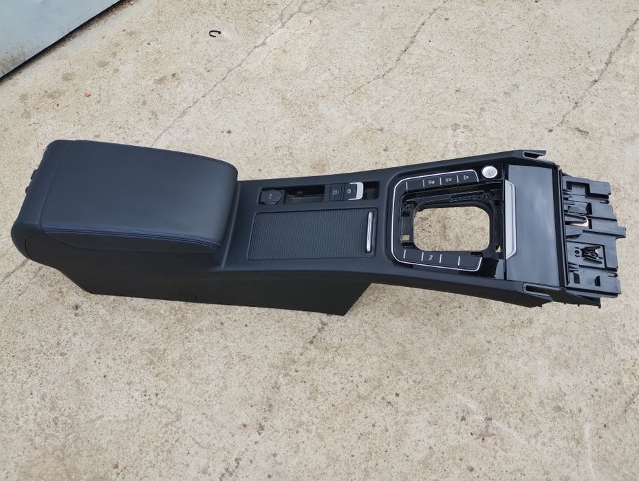 Podłokietnik tunel VW arteon R-line niebieska nic grzana kanapa