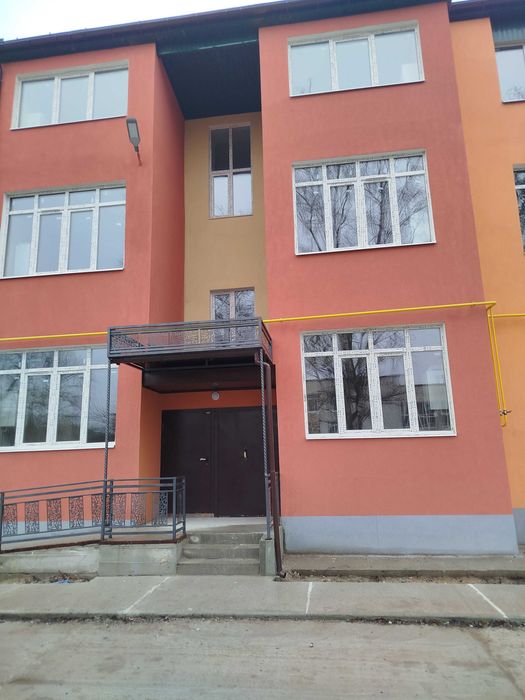 2 кімнатна квартира з індивідуальним опаленням по вул. Прилуцька