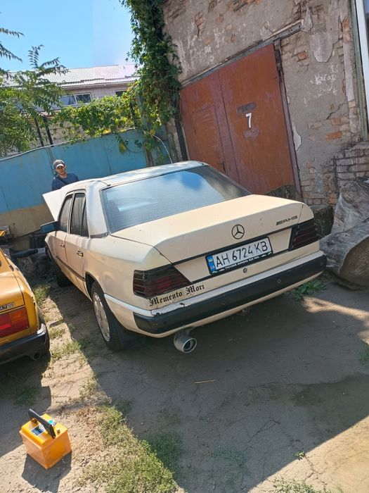 124 Мерседес Е260 срочно!