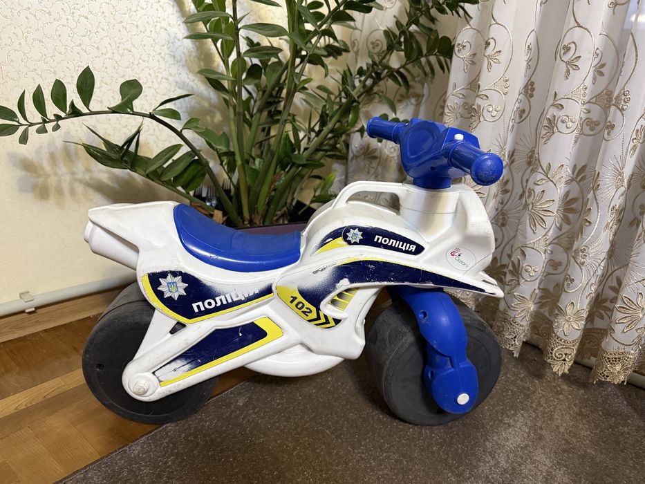 Поліцейський дитячий мотоцикл